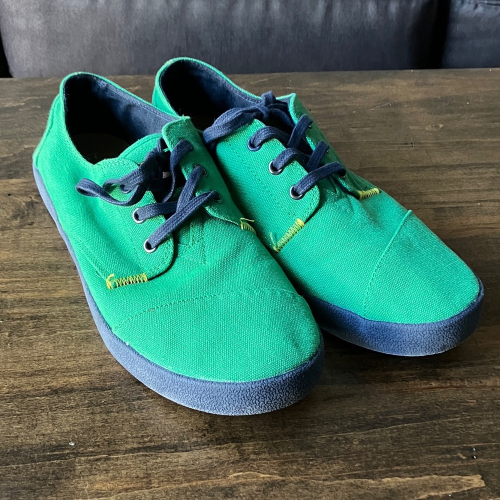 TOMS | Green Canvas Men's Lace-Up Sneakers